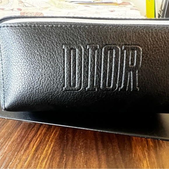 Cosmetic Pouch bag DIOR like new , black - Picture 3 of 6